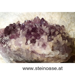 Amethyst Drusenstück mit Calcit